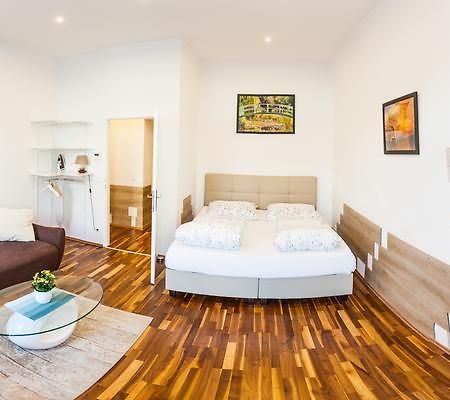 Vienna Market Apartments & Free Parking Ngoại thất bức ảnh