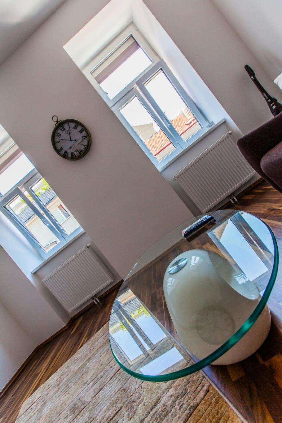 Vienna Market Apartments & Free Parking Ngoại thất bức ảnh