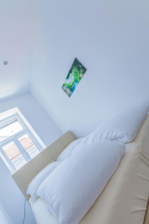 Vienna Market Apartments & Free Parking Ngoại thất bức ảnh