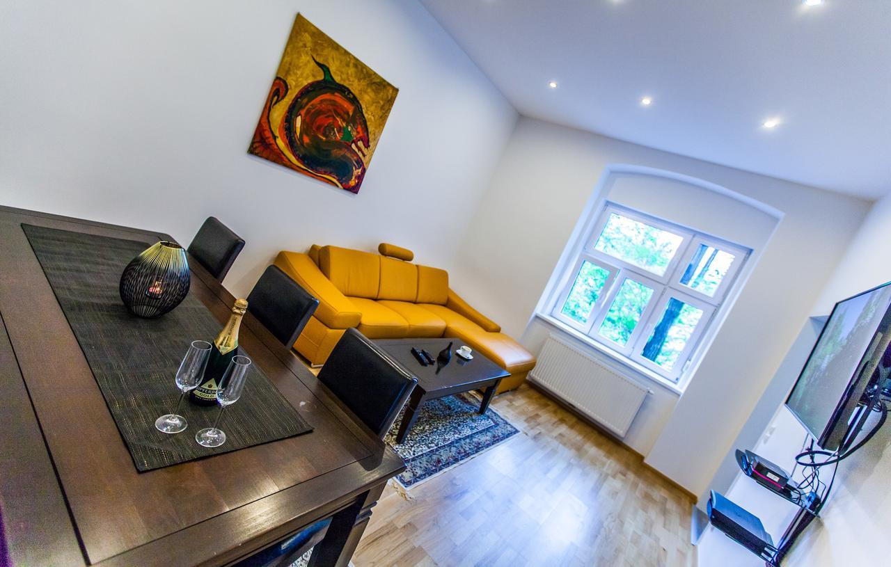 Vienna Market Apartments & Free Parking Ngoại thất bức ảnh