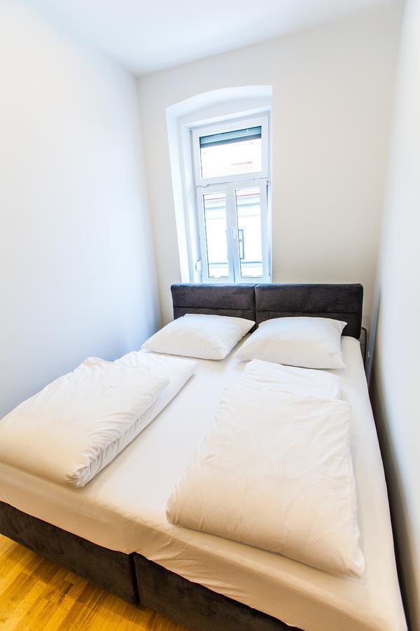Vienna Market Apartments & Free Parking Ngoại thất bức ảnh
